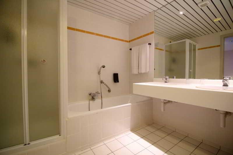 Priorij Corsendonk Hotel Oud-Turnhout Екстериор снимка