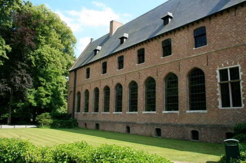 Priorij Corsendonk Hotel Oud-Turnhout Екстериор снимка