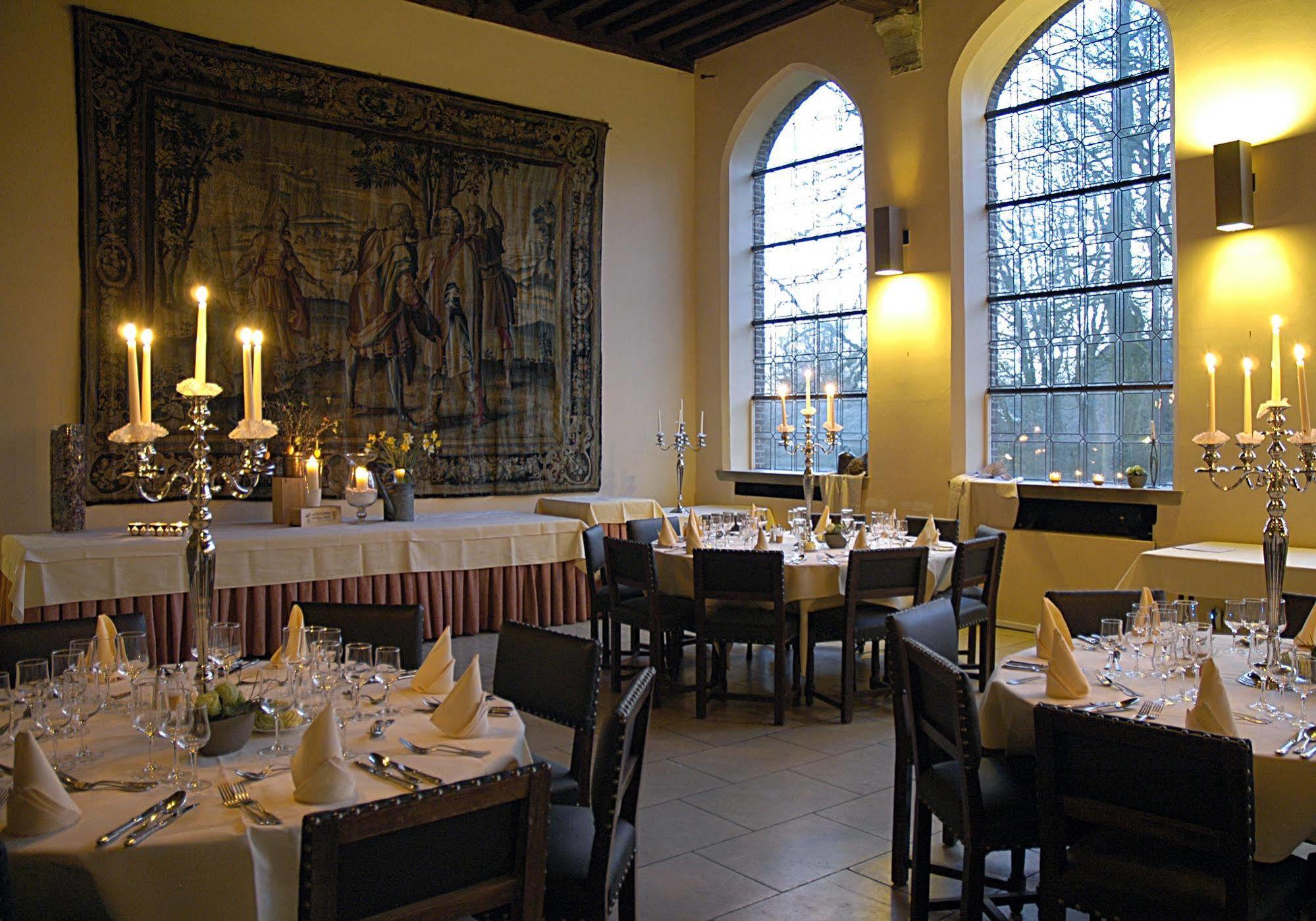 Priorij Corsendonk Hotel Oud-Turnhout Екстериор снимка