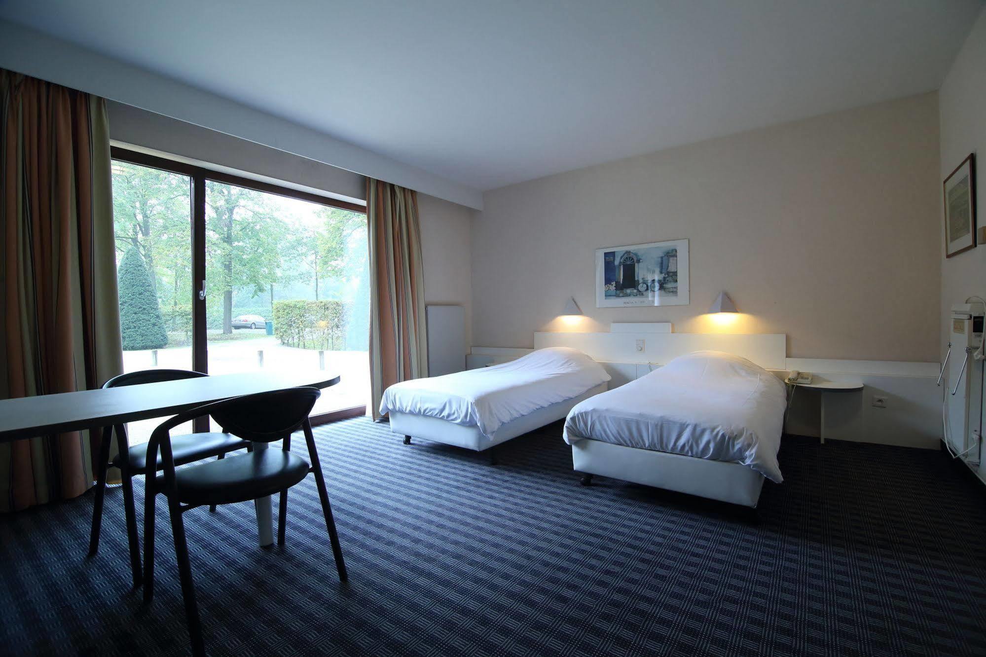 Priorij Corsendonk Hotel Oud-Turnhout Екстериор снимка