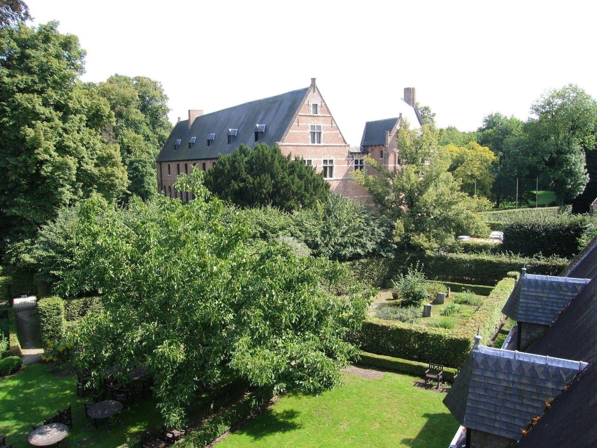 Priorij Corsendonk Hotel Oud-Turnhout Екстериор снимка